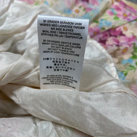 ByTiMo NWT Floral Smocked Chiffon Mini Dress Summer Flowers Size M Deep V-Neck - Picture 11 of 13